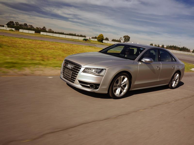 Audi S8 2014