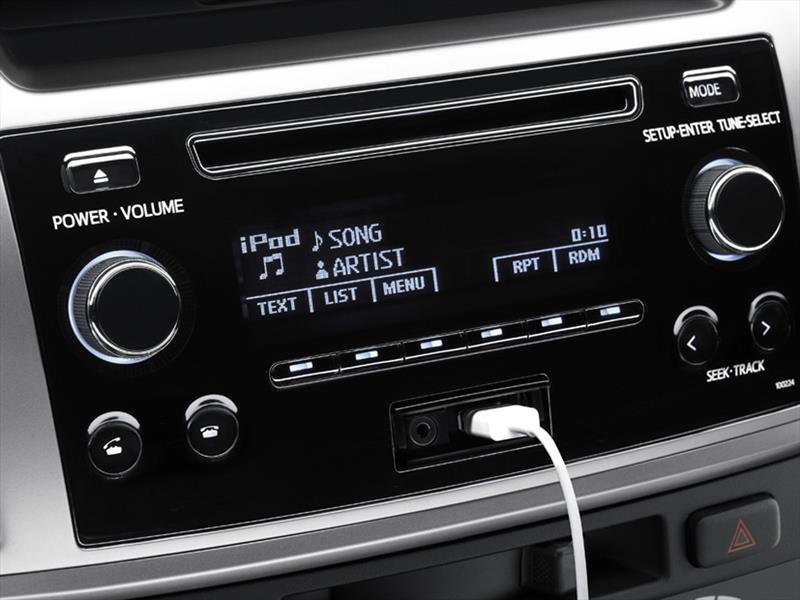 Toyota renueva el interior de sus Hilux y SW4