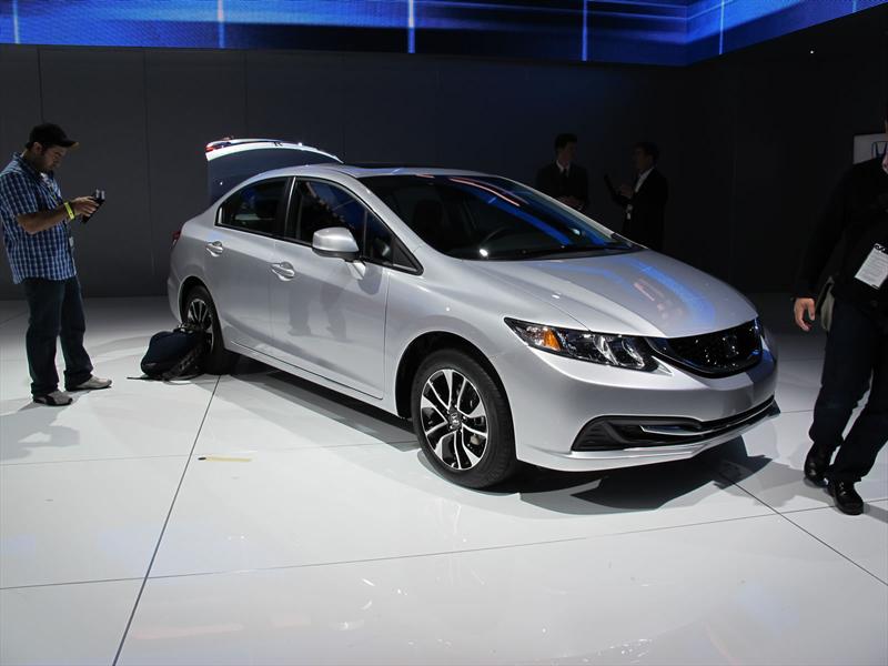Honda Civic 2013 en el Salón de Los Angeles