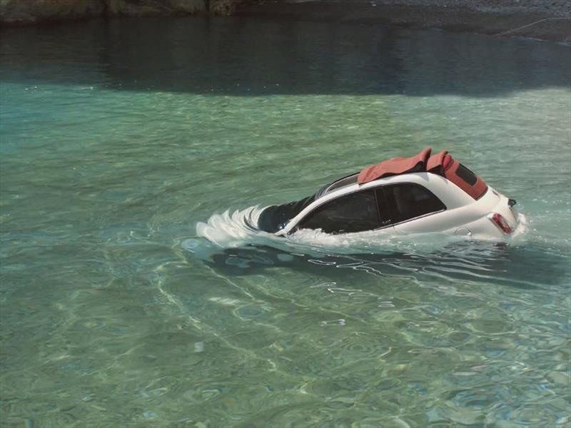 FIAT 500 navegando