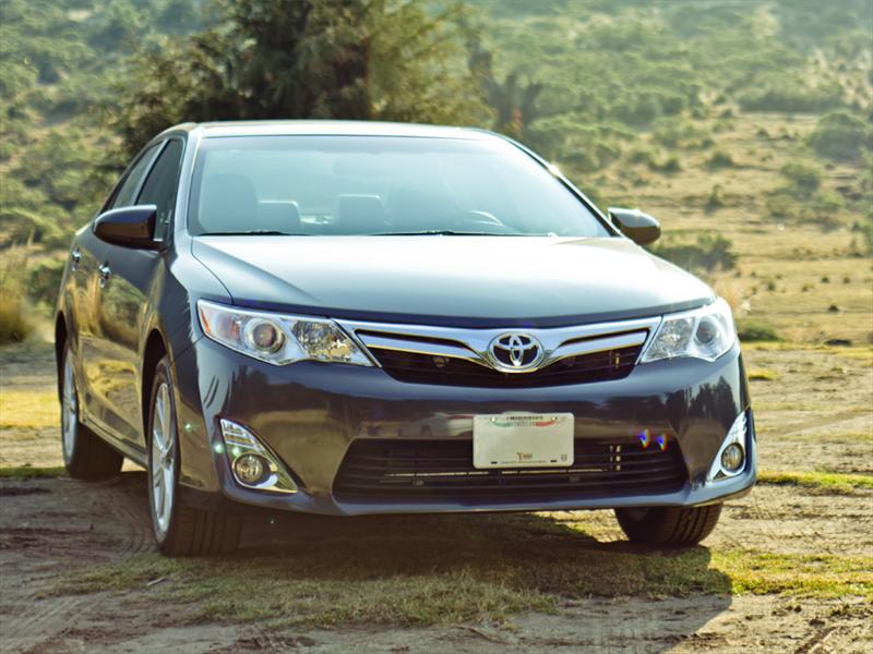 Toyota Camry XLE V6 2012