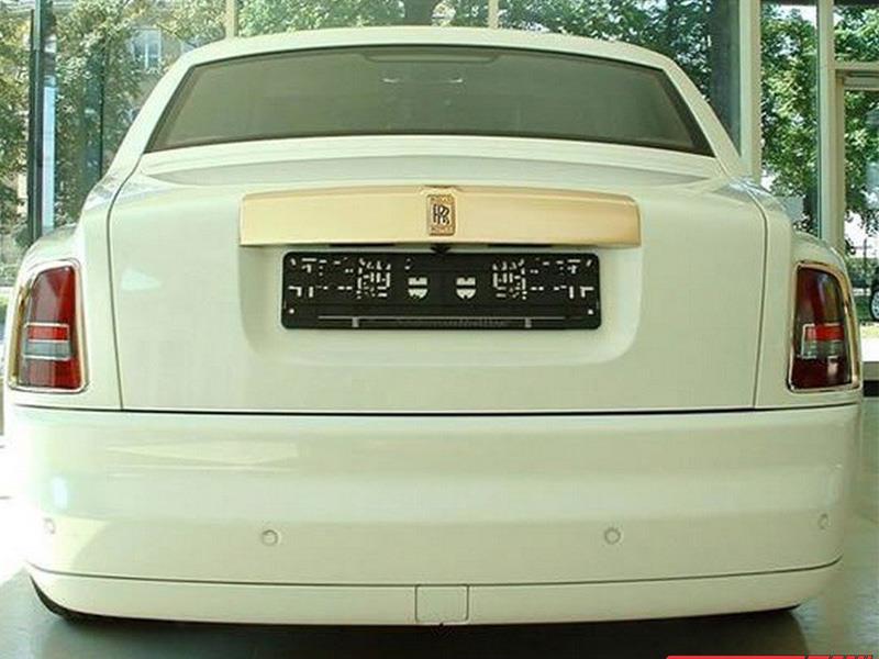 Blindaje y detalles de oro en un Rolls-Royce
