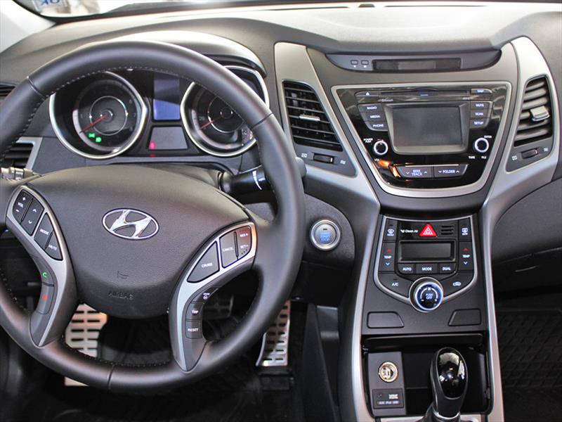 Hyundai New Elantra 2014. Lanzamiento en Chile