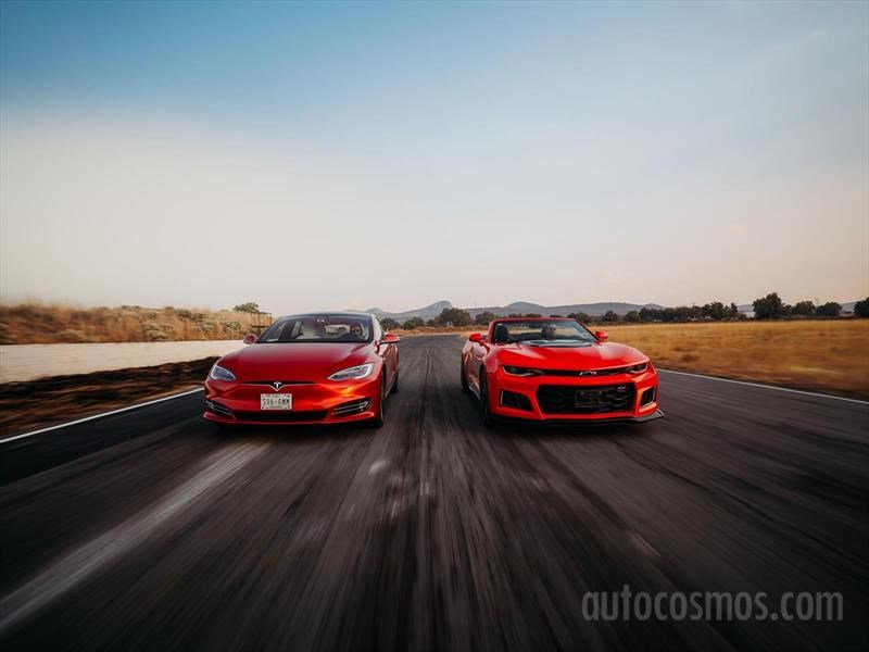 Tesla Model S P100D VS Chevrolet Camaro ZL1 Conv