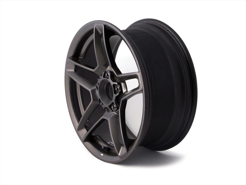 VUHL 05 RR y sus rines de fibra de carbono