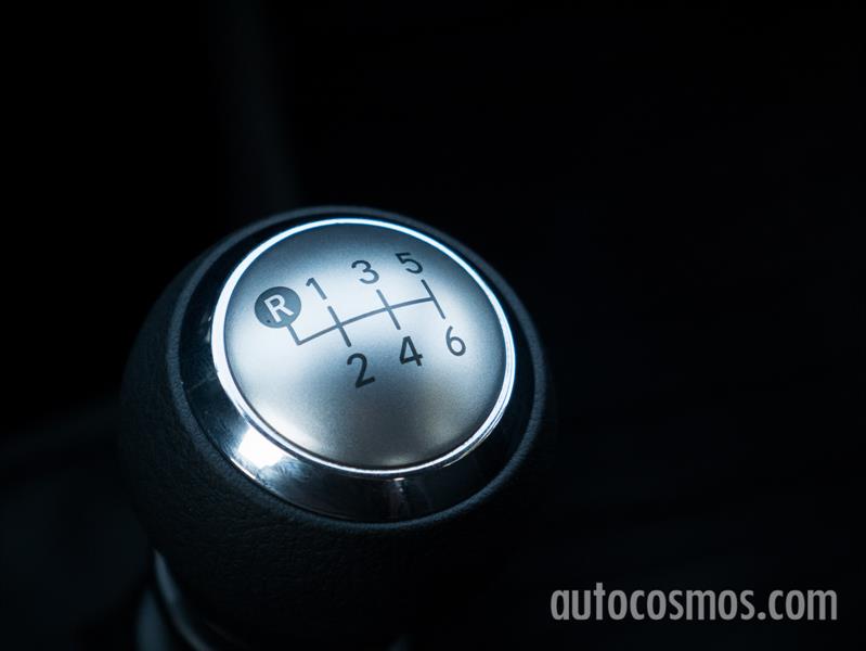 Prueba al renovado Toyota Etios