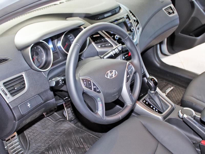 Hyundai New Elantra 2014. Lanzamiento en Chile