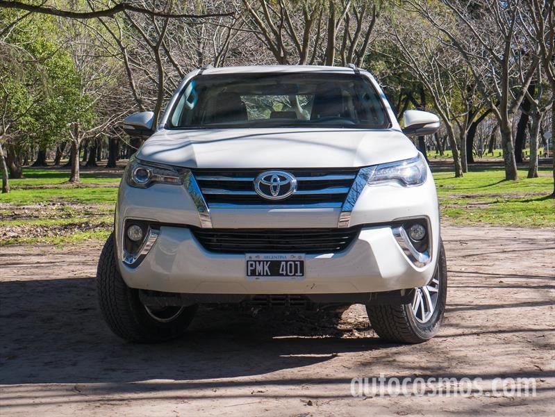 Nueva Toyota SW4 a prueba