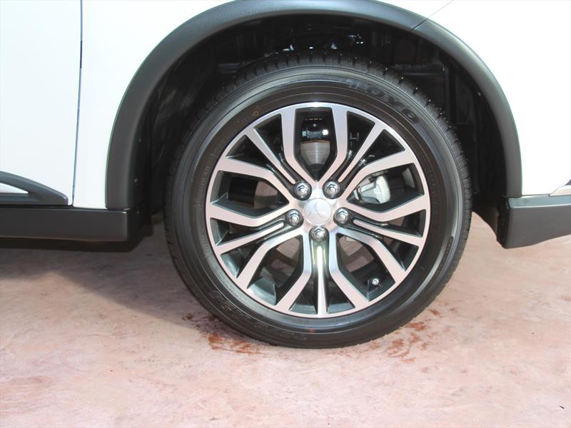 Mitsubishi Outlander 2016