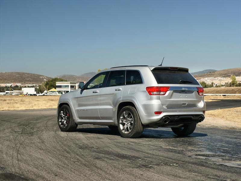 Jeep Grand Cherokee SRT8 2012 prueba