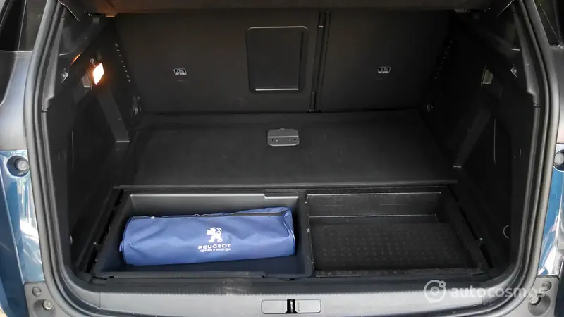 Test Peugeot 3008 Hybrid4
