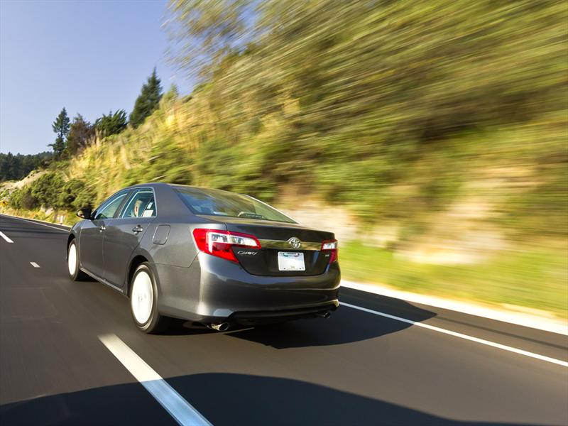 Toyota Camry XLE V6 2012