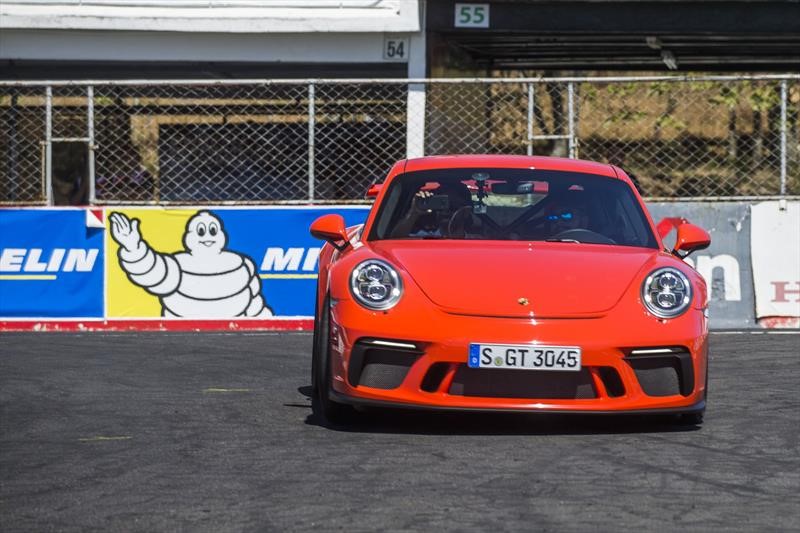 Porsche Driving Experience Guatemala 2018