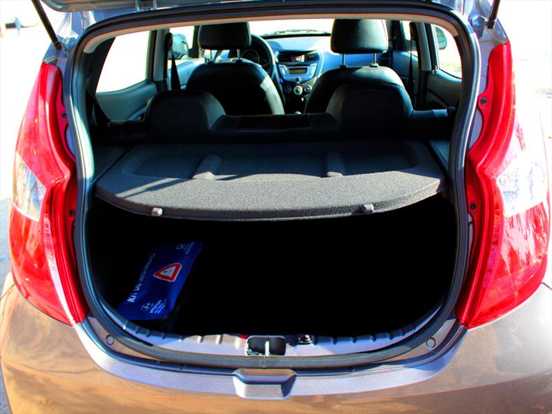 Hyundai EON 0,8L GLS Prueba de manejo