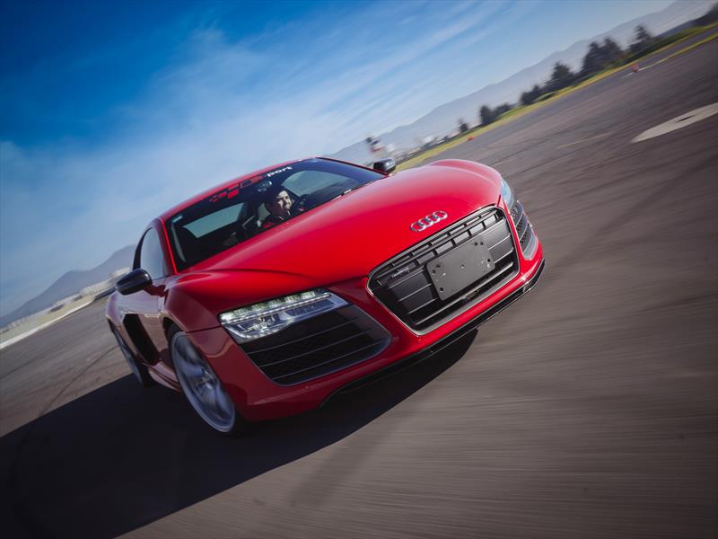 Audi R8 V10 Plus 2014