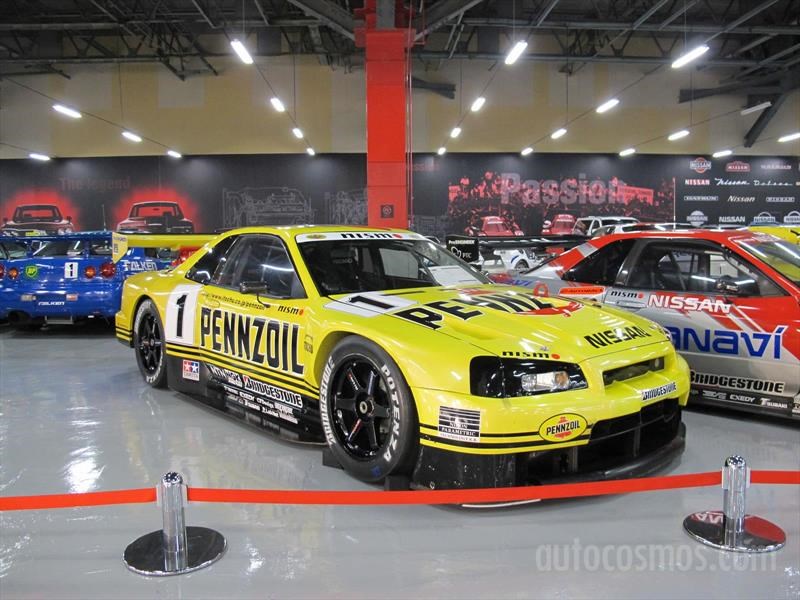 Nissan 80 aniversario - Autos de competencia