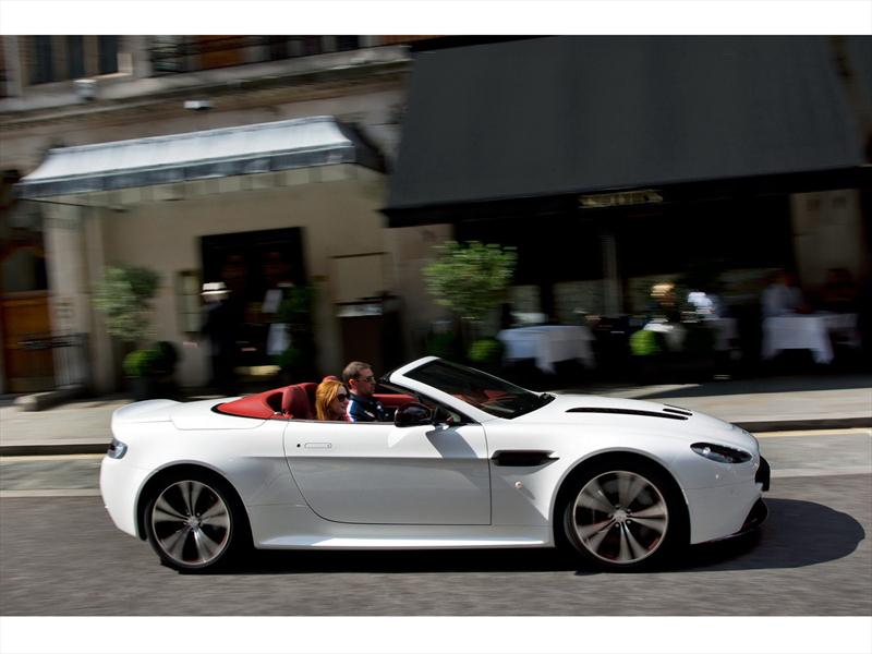 Aston Martin V12 Vantage Roadster
