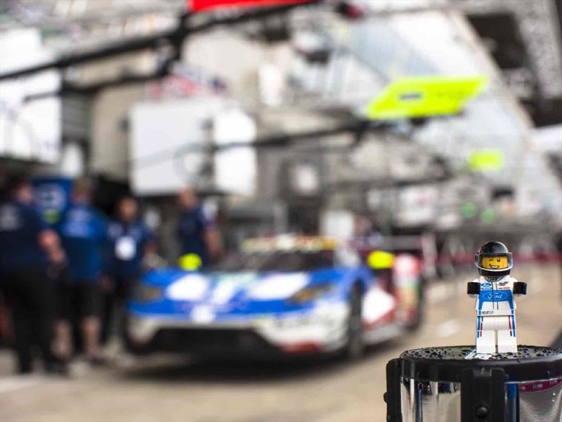 Ford GT 2016 y GT40 1966 al estilo Lego