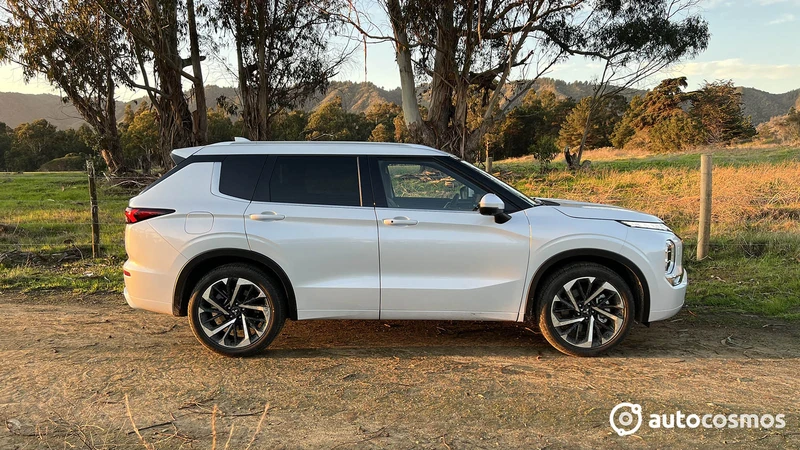 Mitsubishi Outlander 2025