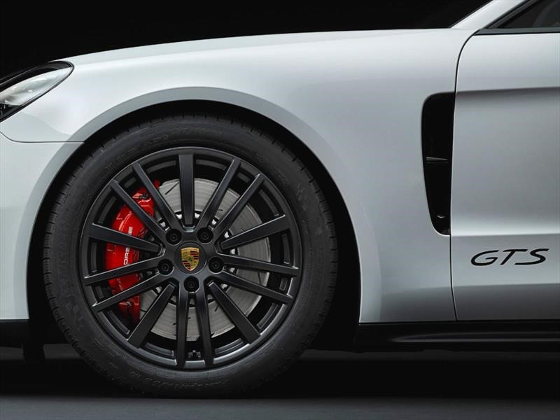 Porsche Panamera GTS 2019
