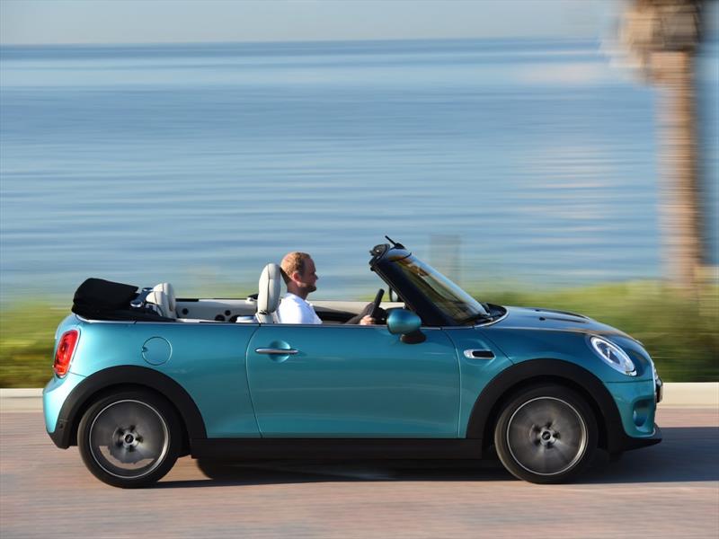 MINI Cooper Convertible 2016