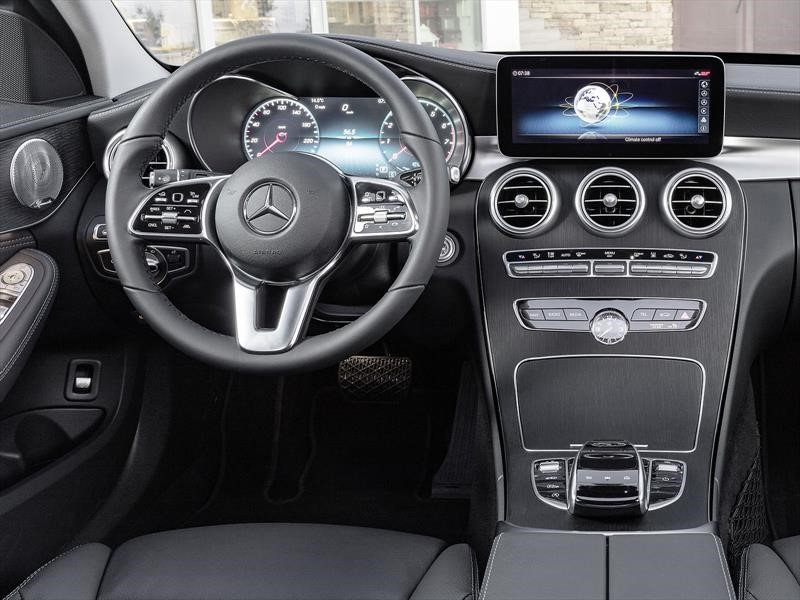 Mercedes-Benz Clase C se actualiza