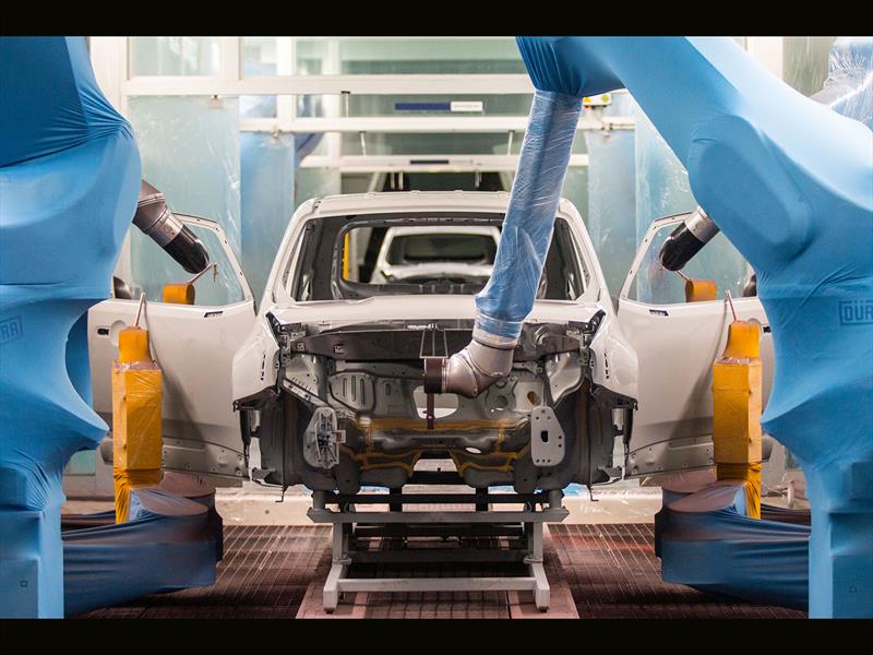 Jeep inaugura su fábrica en Brasil