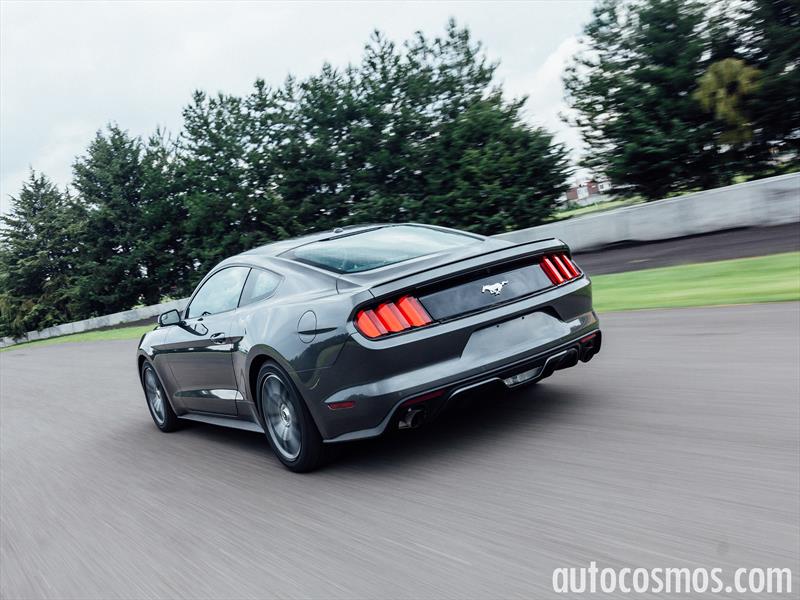 Ford Mustang EcoBoost 2016
