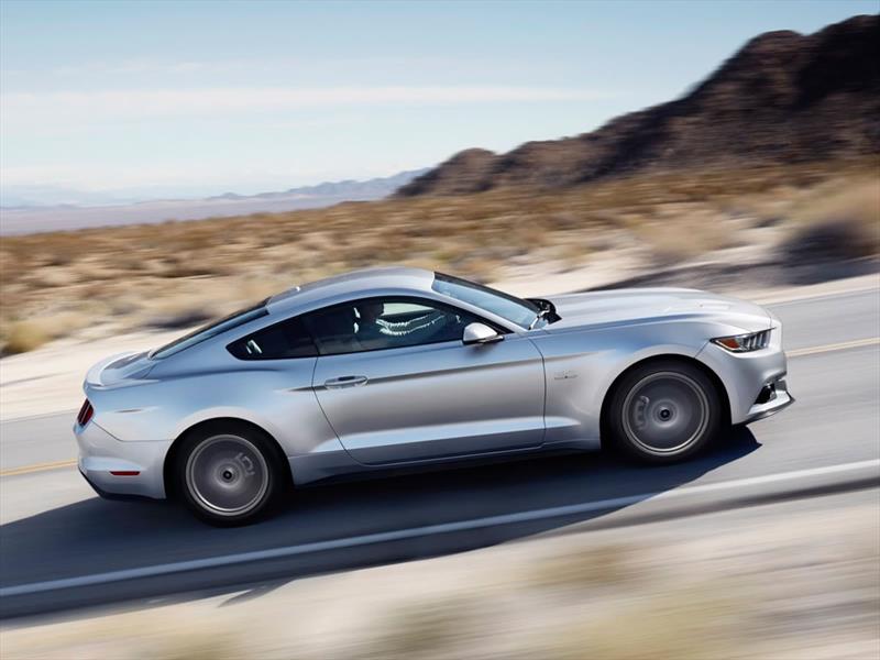 Ford Mustang 2015 se presenta en LA