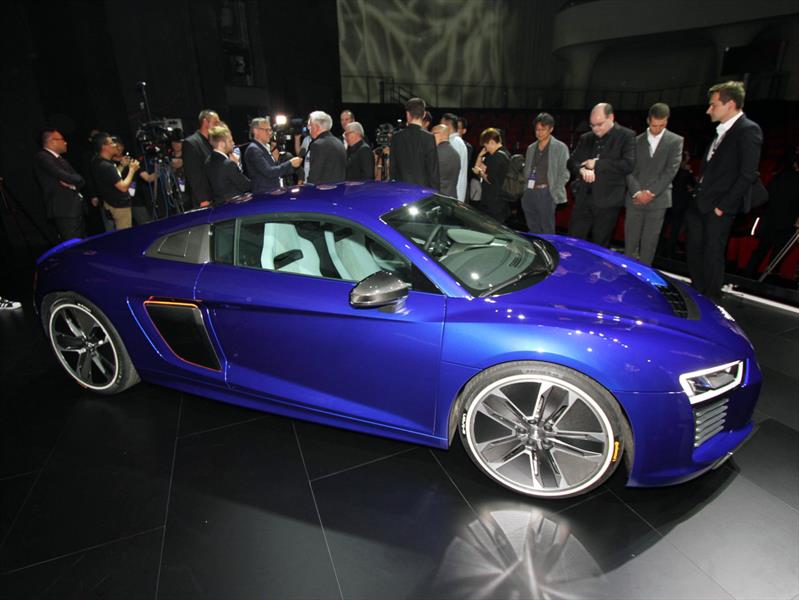 Audi R8 e-tron piloted driving concept