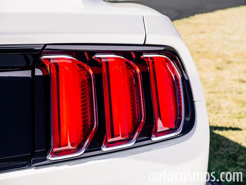 Ford Mustang 2015 50 aniversario