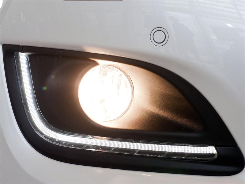 Manejamos el nuevo Citroën C4 Lounge