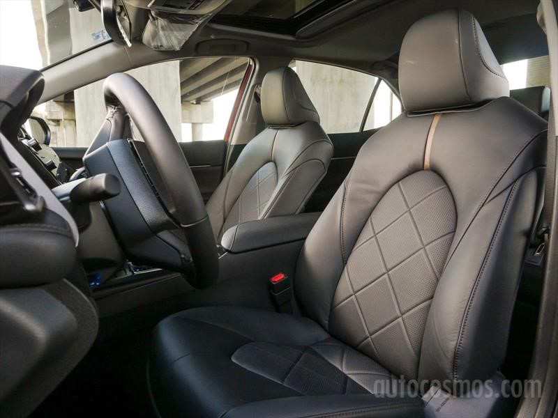 Toyota Camry Híbrido 2019