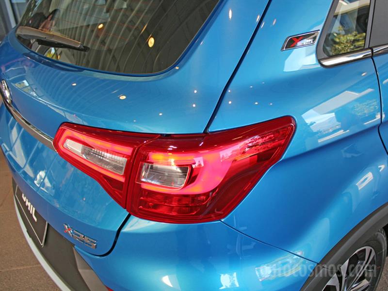 BAIC X25 Estreno en Chile