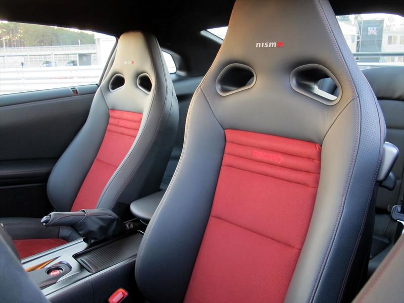 Nissan GT-R NISMO 2014, manejo en Japón