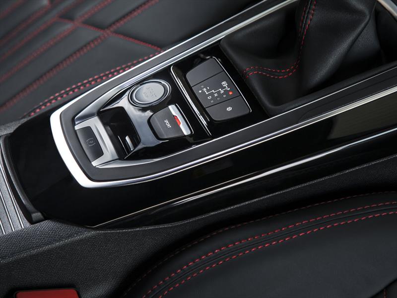 El nuevo Peugeot 308 GT calienta el asfalto