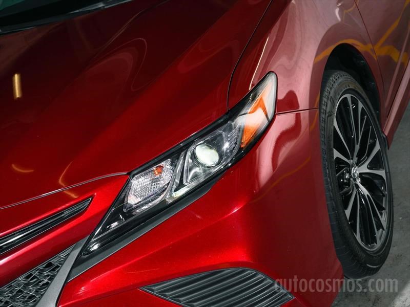 Toyota Camry 2018