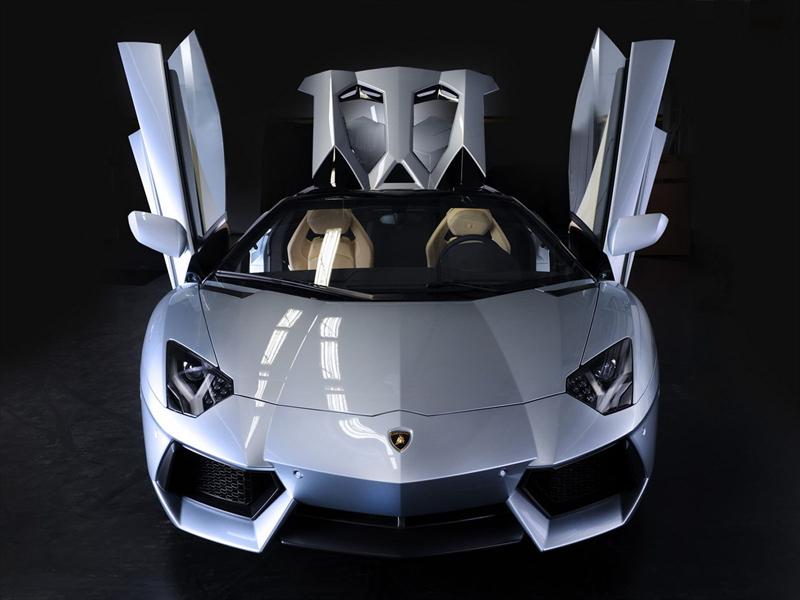 Lamborghini Aventador LP-700-4 Roadster
