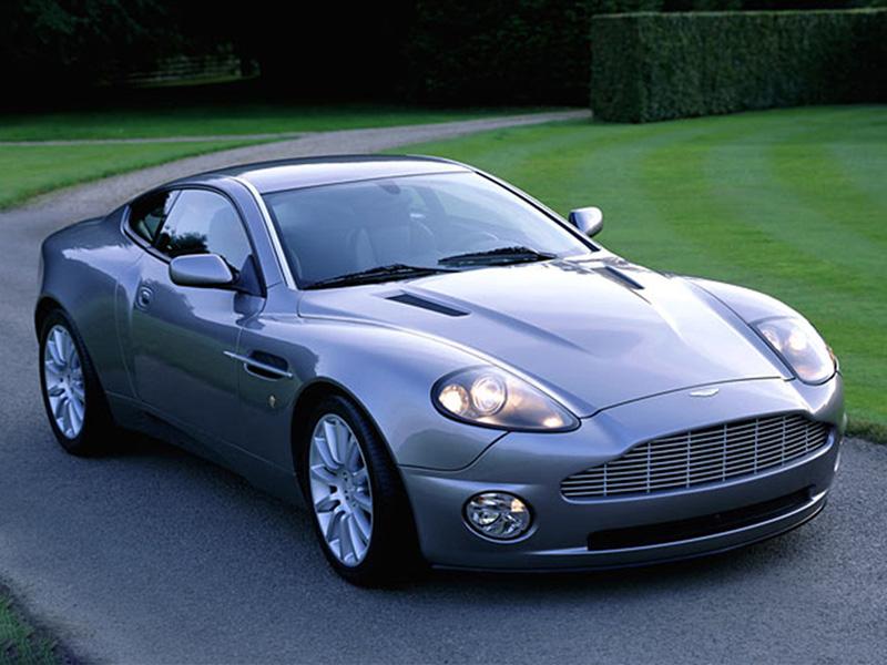 Top 10: Aston Martin Vanquish de Bond