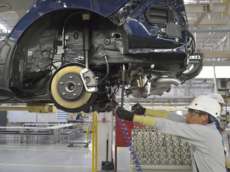 Mazda inaugura su planta en México