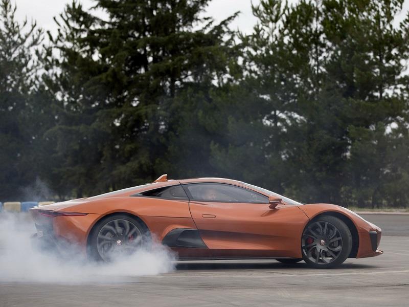 Felipe Massa y el Jaguar C-X75