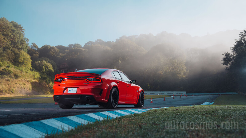 Dodge Charger SRT Hellcat Widebody a prueba