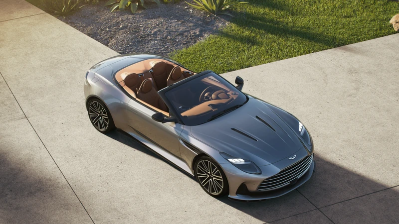 Aston Martin DB12 Volante 2024