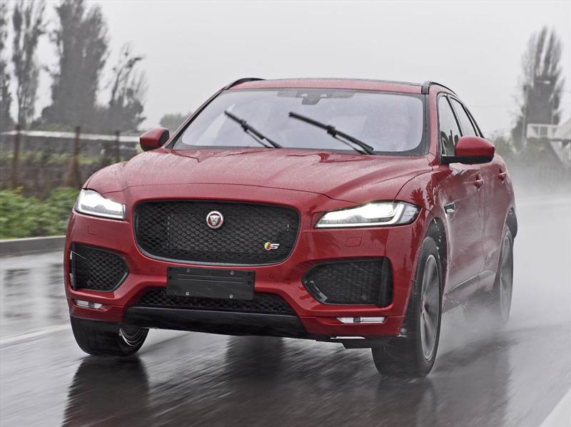 Jaguar F-Pace 2016