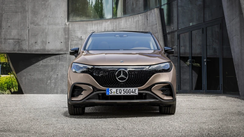 Mercedes-Benz EQE SUV