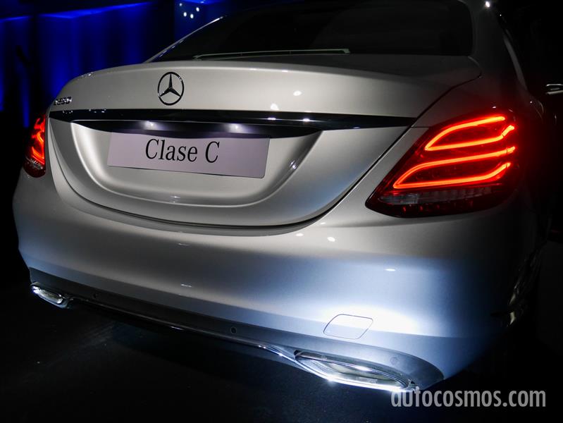 Mercedes-Benz Clase C, Lanzamiento en Argentina