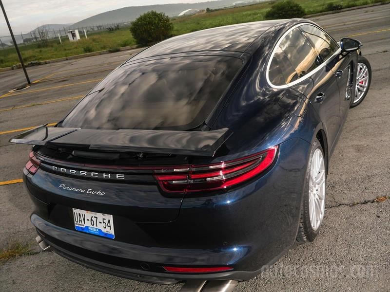 Porsche Panamera Turbo 2017
