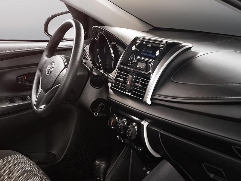 Toyota Yaris Sedán 2017