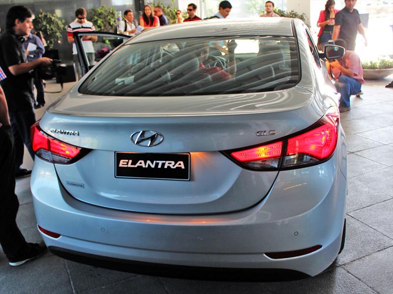 Hyundai New Elantra 2014. Lanzamiento en Chile
