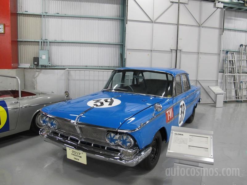 Nissan 80 aniversario - Autos de competencia